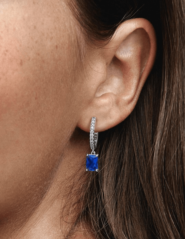 Boucles d'Oreilles Créoles Scintillantes Rectangulaires Bleues
Argent 925/1000e