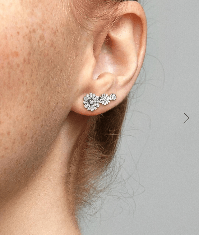 Boucles d'oreilles à tige trio de marguerites étincelantes