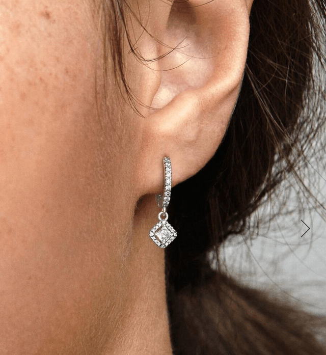 Boucles d'oreilles créoles carrées scintillantes
Argent sterling